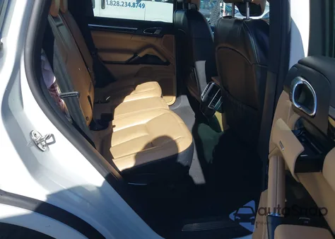 2017 Porsche Cayenne Platinum Edition z USA, uszkodzony, nr VIN WP1AA2A2XHKA91581